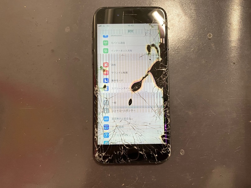 iPhone7の液晶が漏れています。